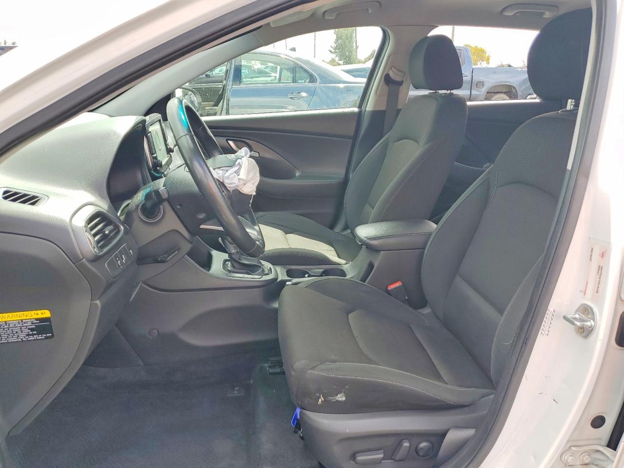 2018 Hyundai Elantra Gt Base - Image 7