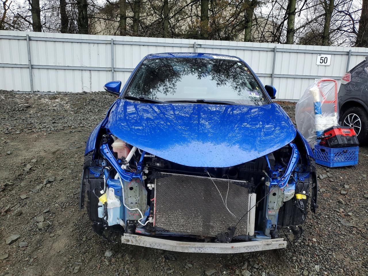 2019 Toyota C-Hr Le - Image 5