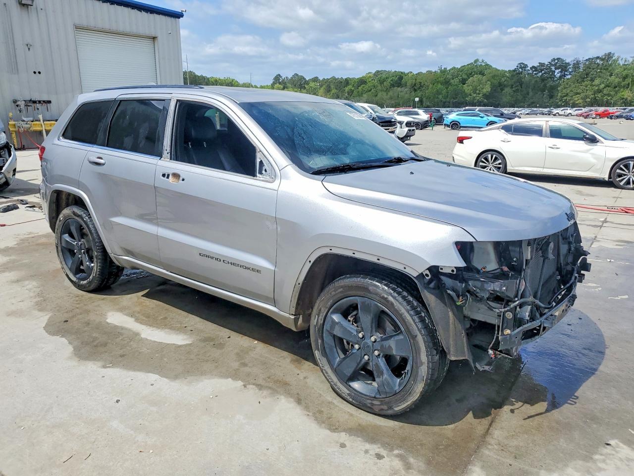 2015 Jeep Grand Cherokee Laredo - Image 4