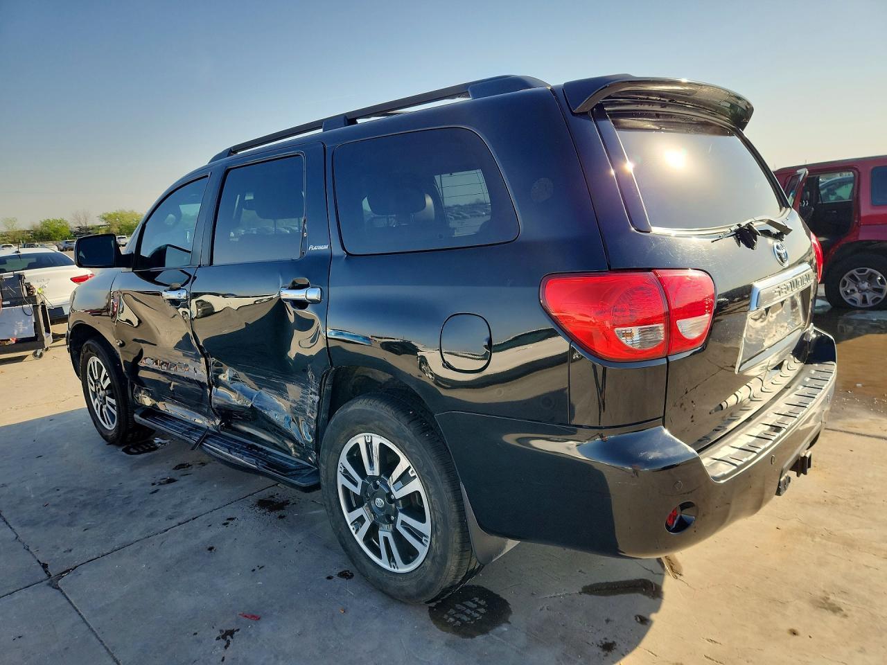 2011 Toyota Sequoia Platinum - Фото 2