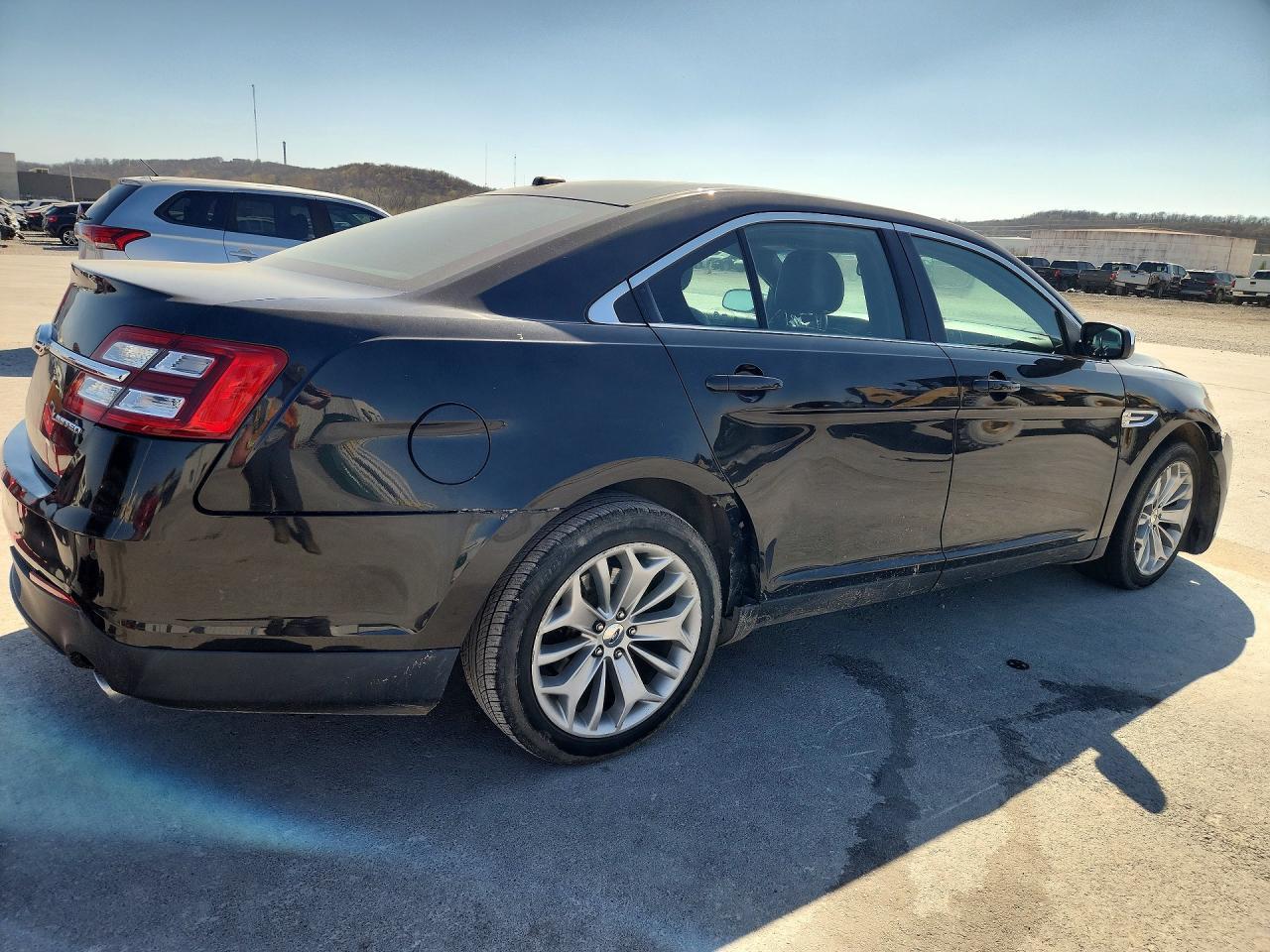 2013 Ford Taurus Limited - Image 3