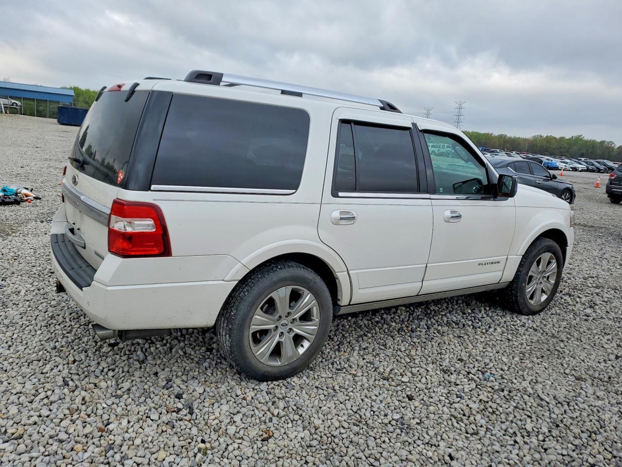 2015 Ford Expedition Platinum - Image 3