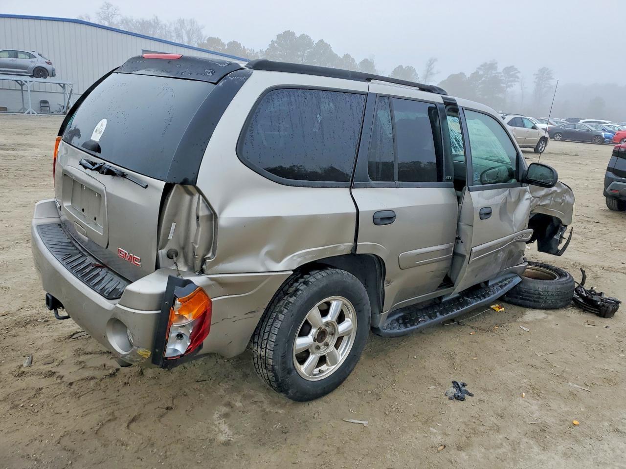 2003 GMC Envoy - Фото 3