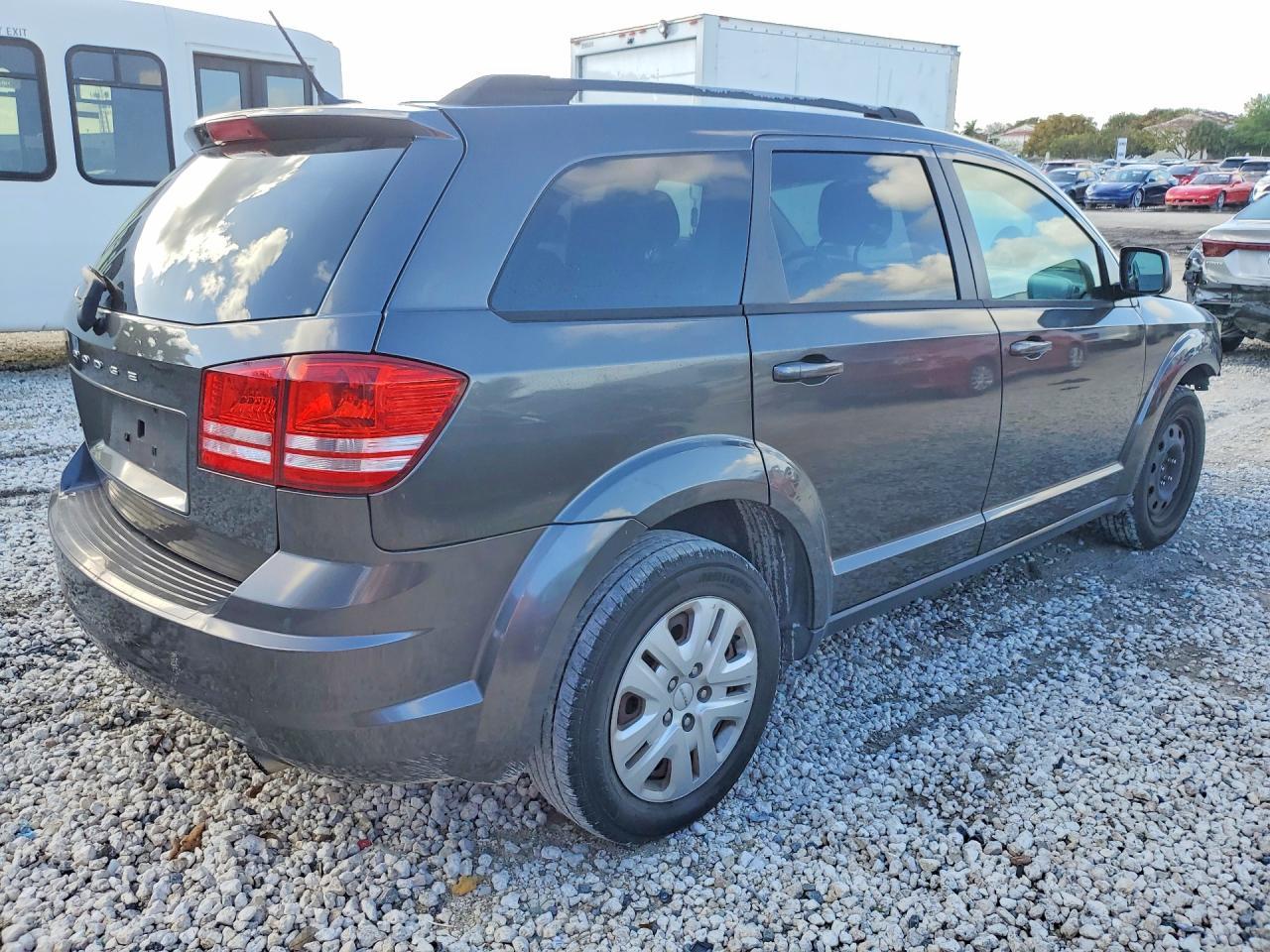 2017 Dodge Journey Se - Фото 3