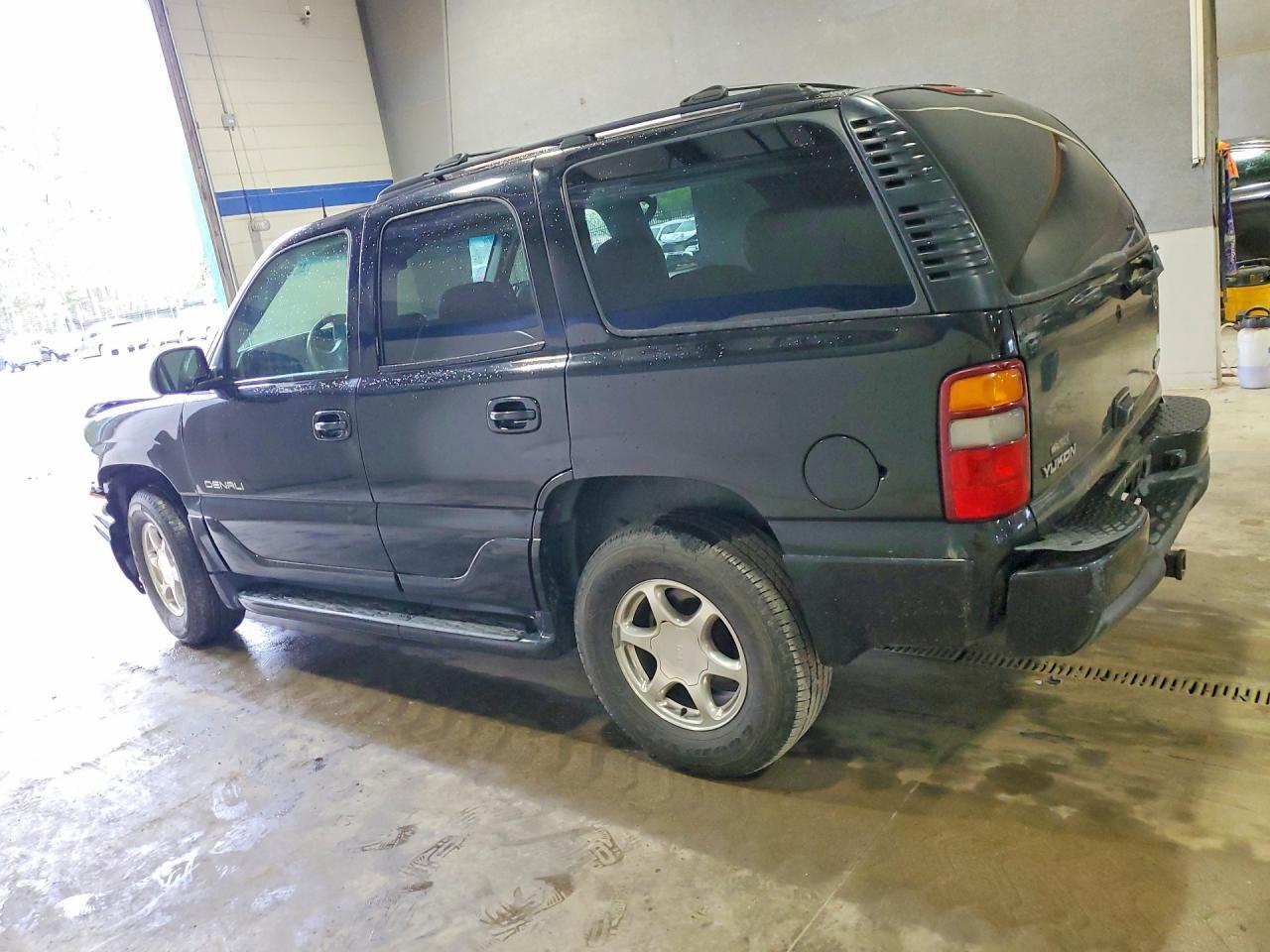 2003 GMC Yukon Denali - Фото 2