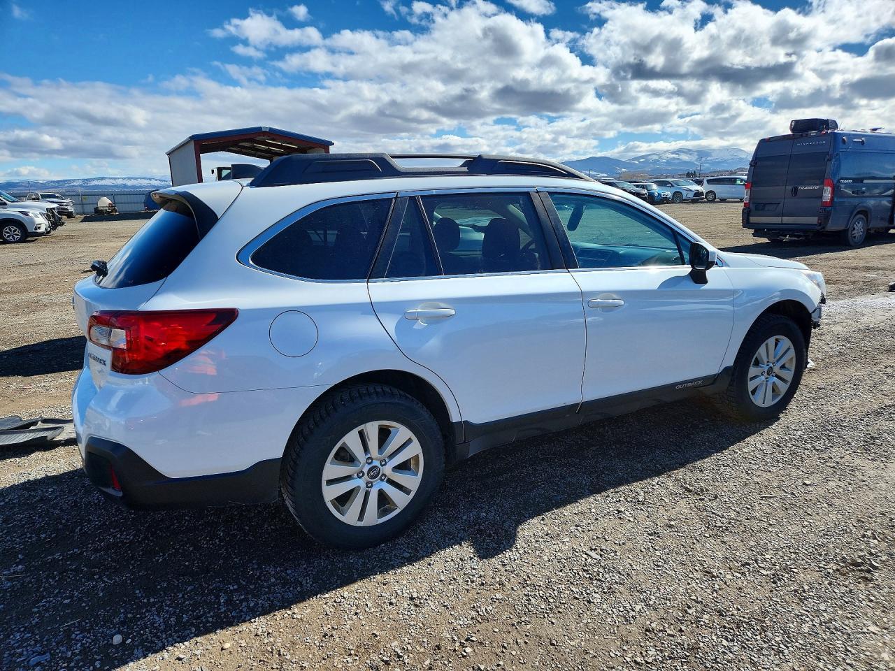 2019 Subaru Outback 2.5I Premium - Фото 3