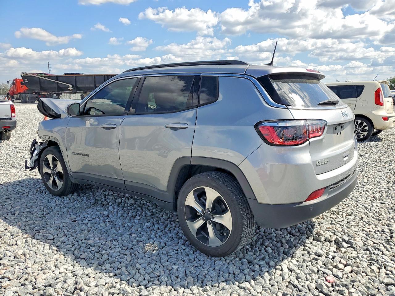 2020 Jeep Compass Latitude - Фото 2