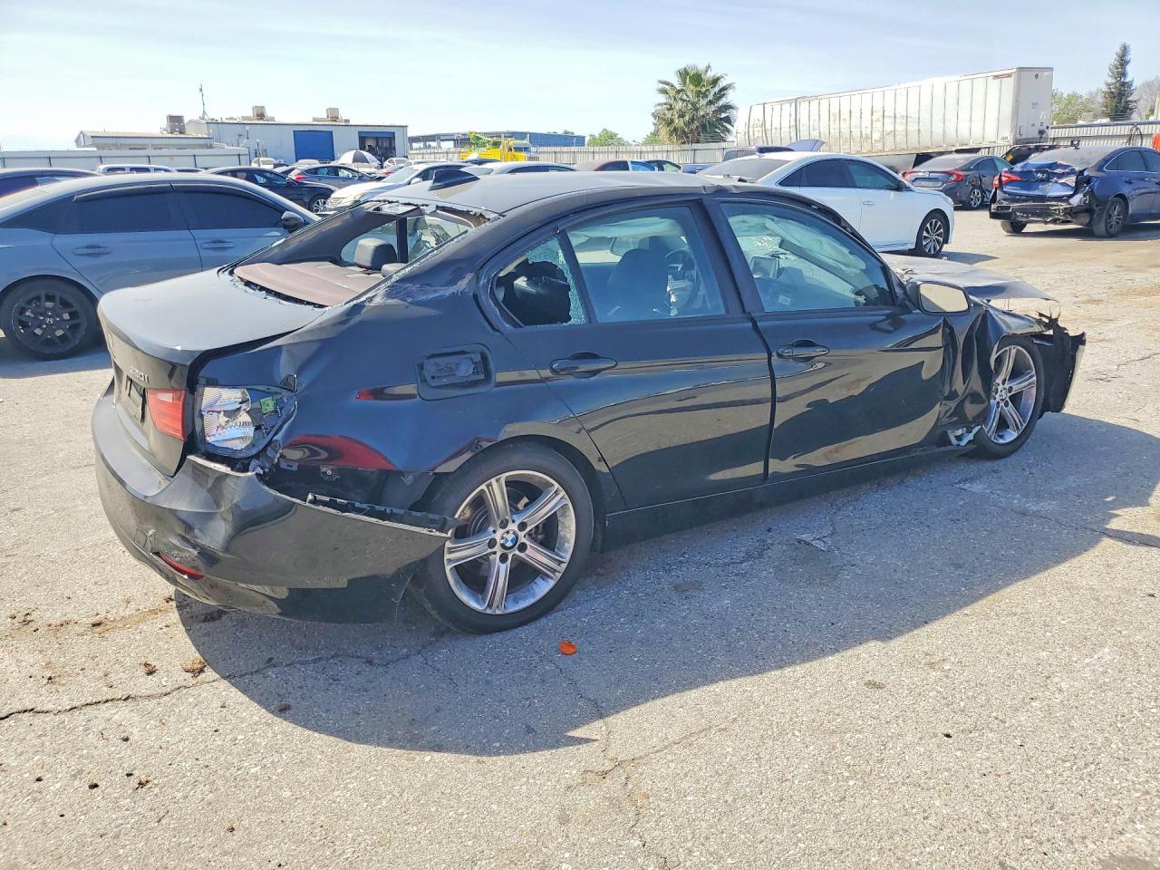 2014 BMW 320 I - Image 3