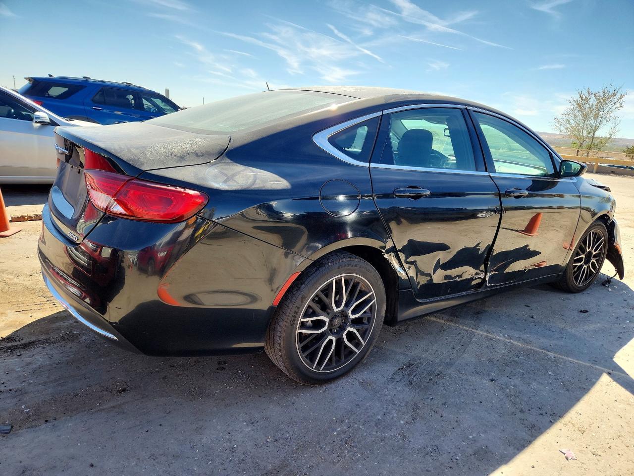2015 Chrysler 200 Limited - Фото 3
