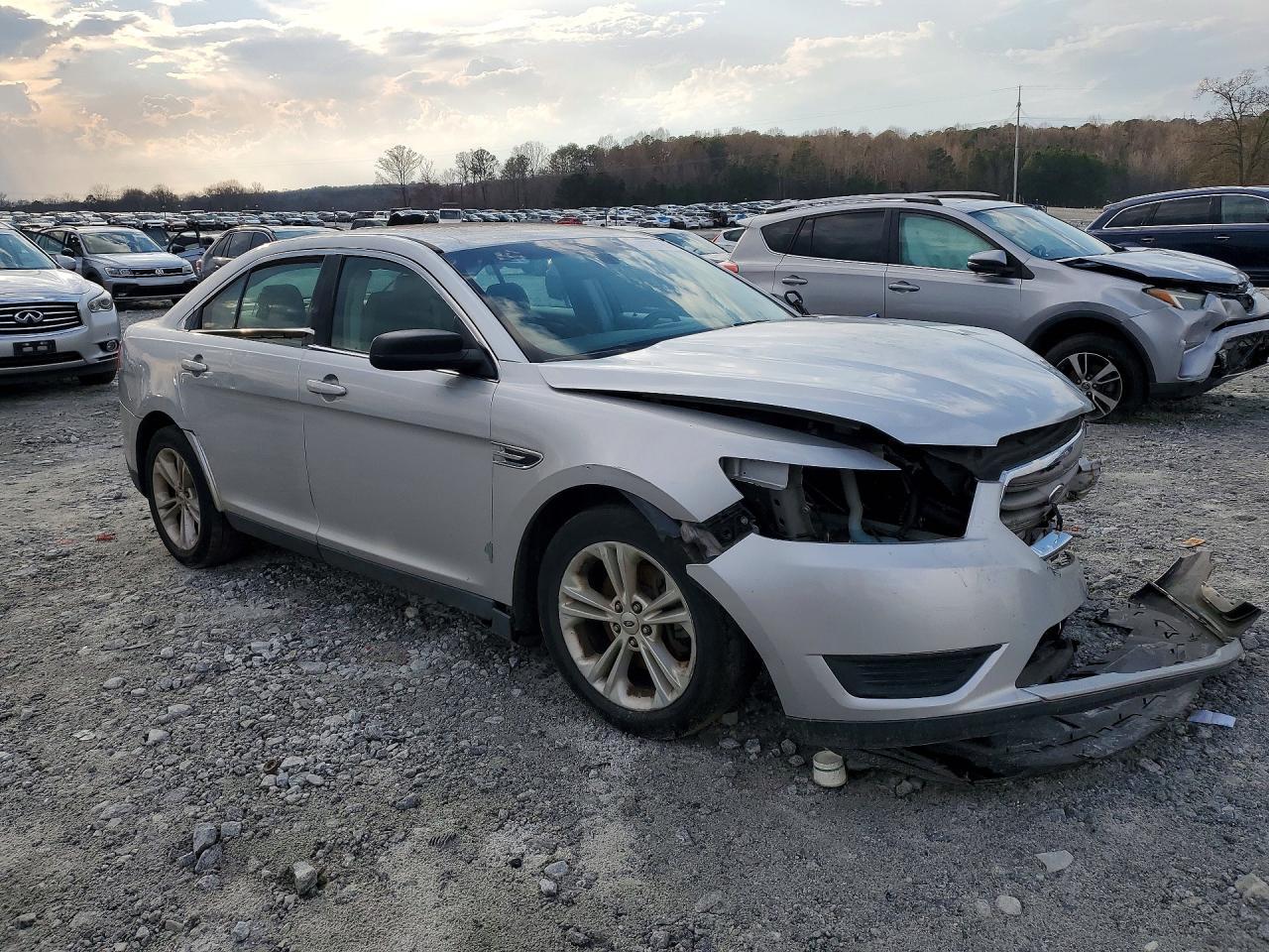2015 Ford Taurus Se - Фото 4
