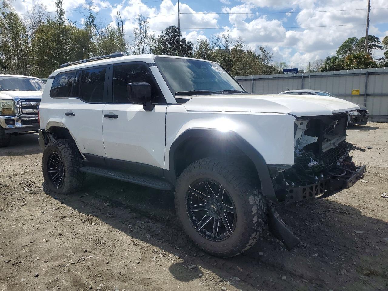 2024 Toyota Land Cruiser Base - Фото 4
