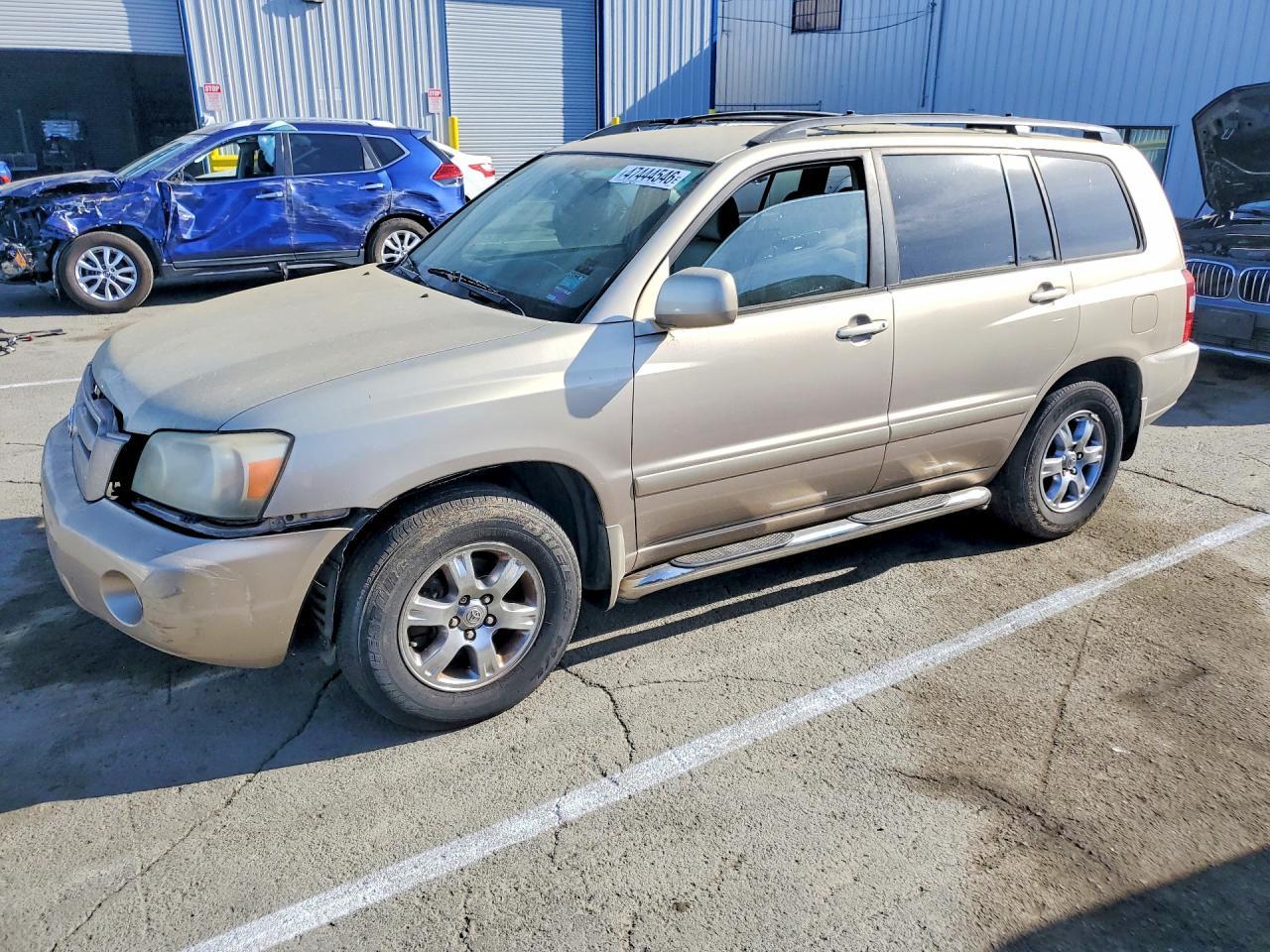 2004 Toyota Highlander Base
