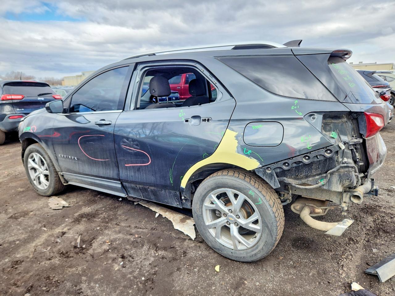 2020 Chevrolet Equinox Lt - Image 2