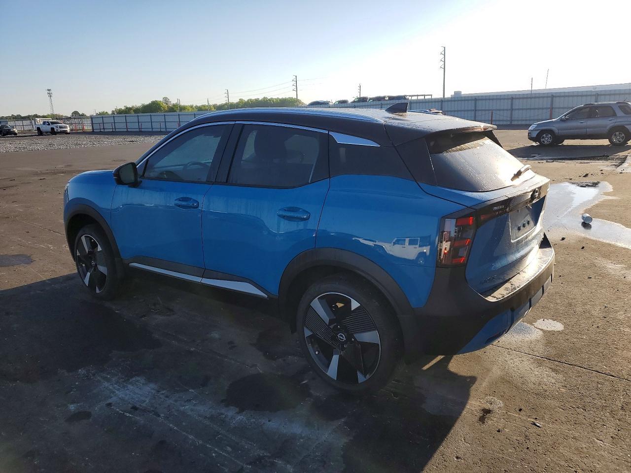 2026 Nissan Kicks Sr - Image 2