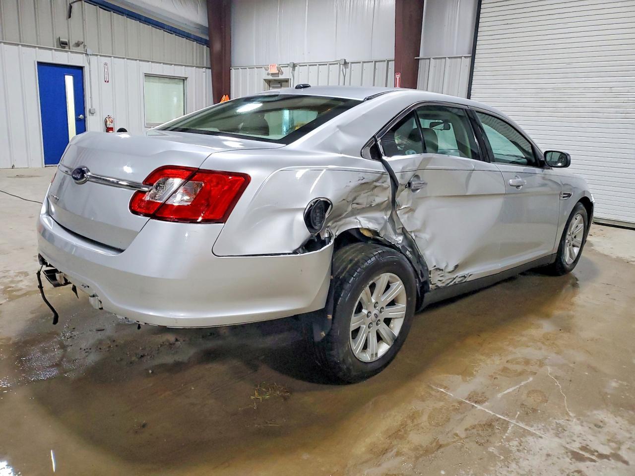 2010 Ford Taurus Se - Image 3