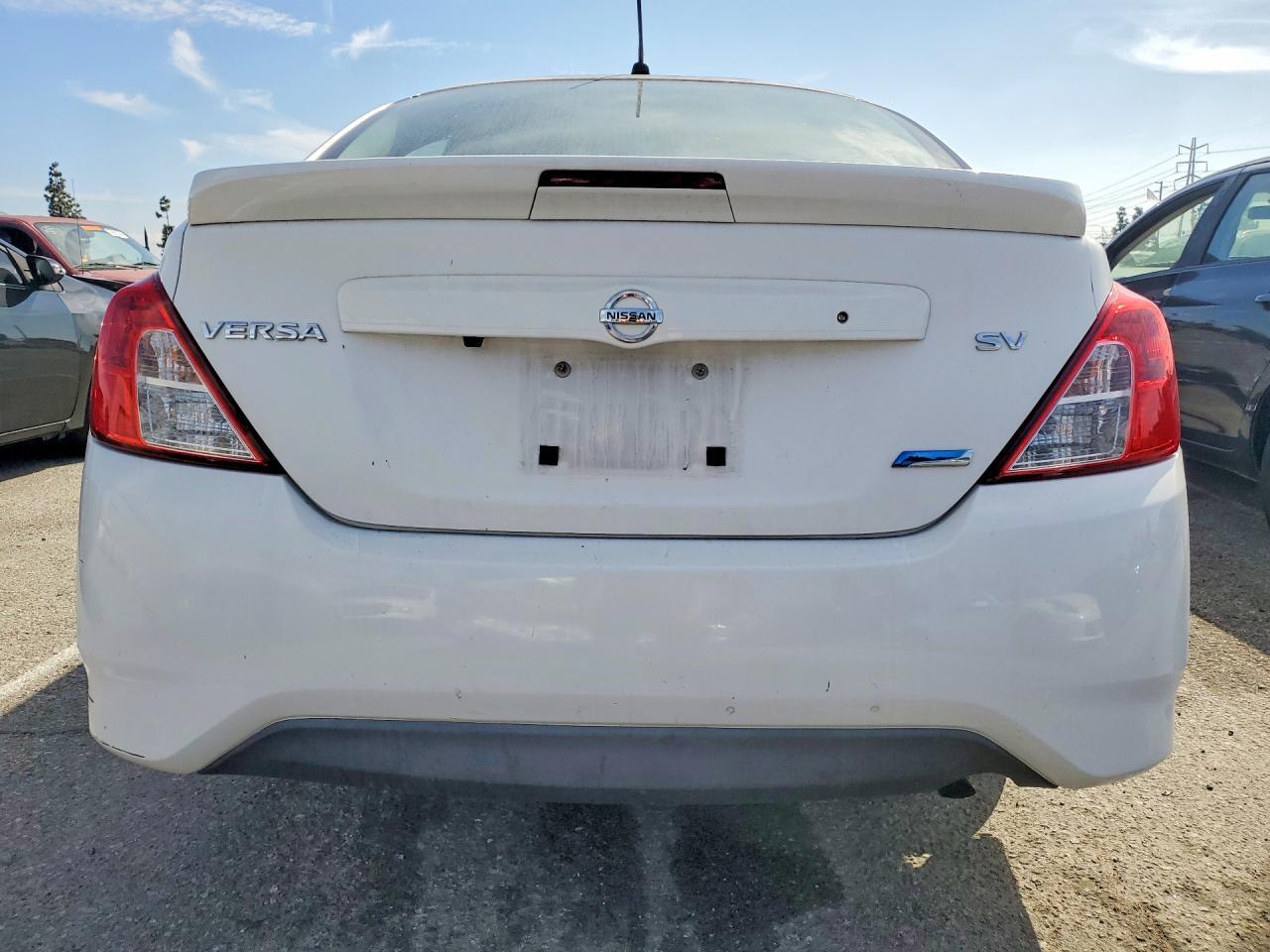 2019 Nissan Versa Sv - Image 6
