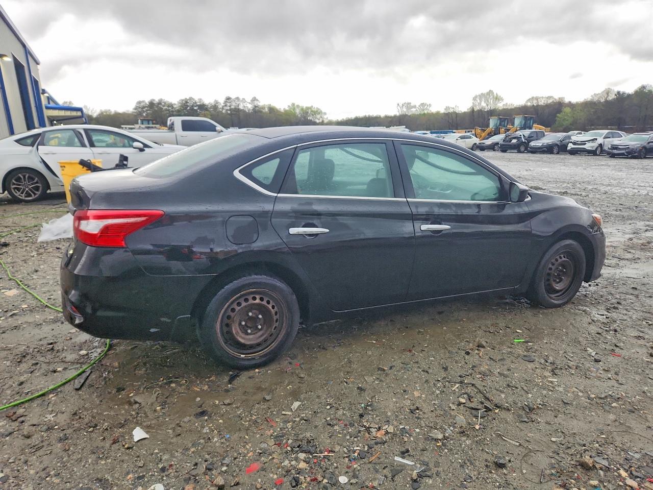 2017 Nissan Sentra S - Фото 3