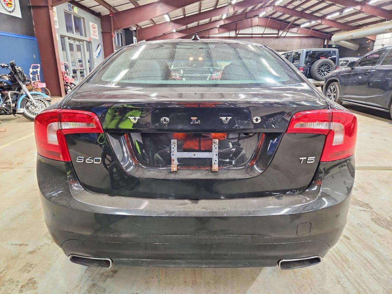 2015 Volvo S60 Premier - Фото 6