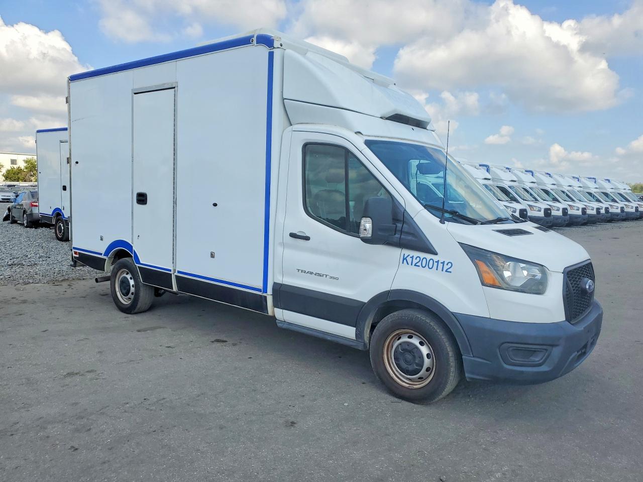 2020 Ford Transit Delivery Truck - Фото 4