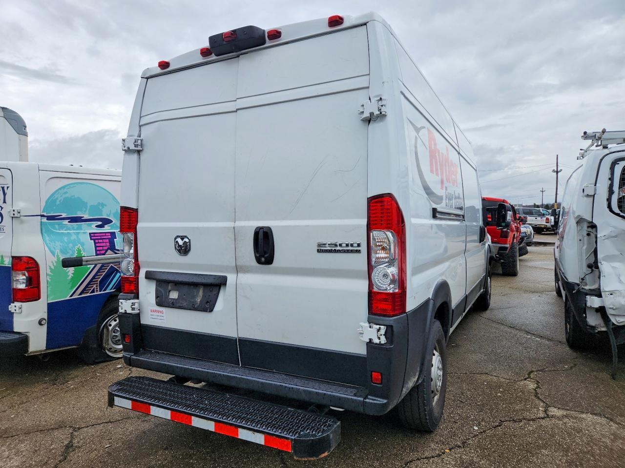 2023 Ram Promaster 2500 Cargo - Фото 3