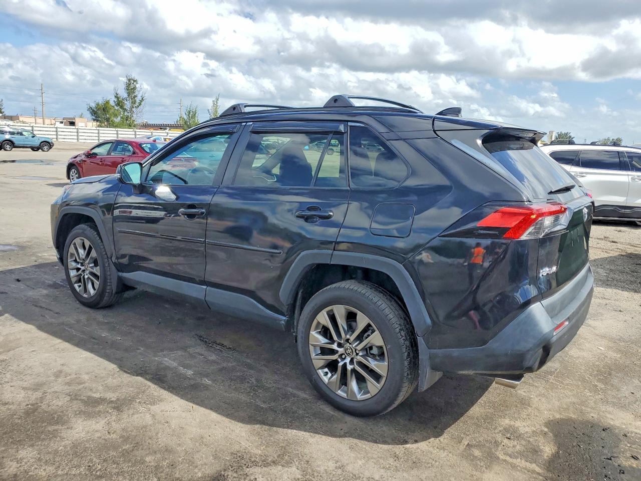 2021 Toyota Rav4 Xle Premium - Image 2