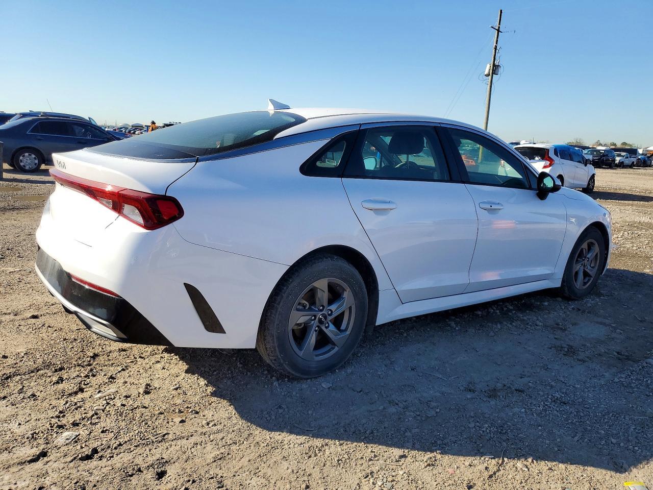 2022 Kia K5 Lxs - Фото 3
