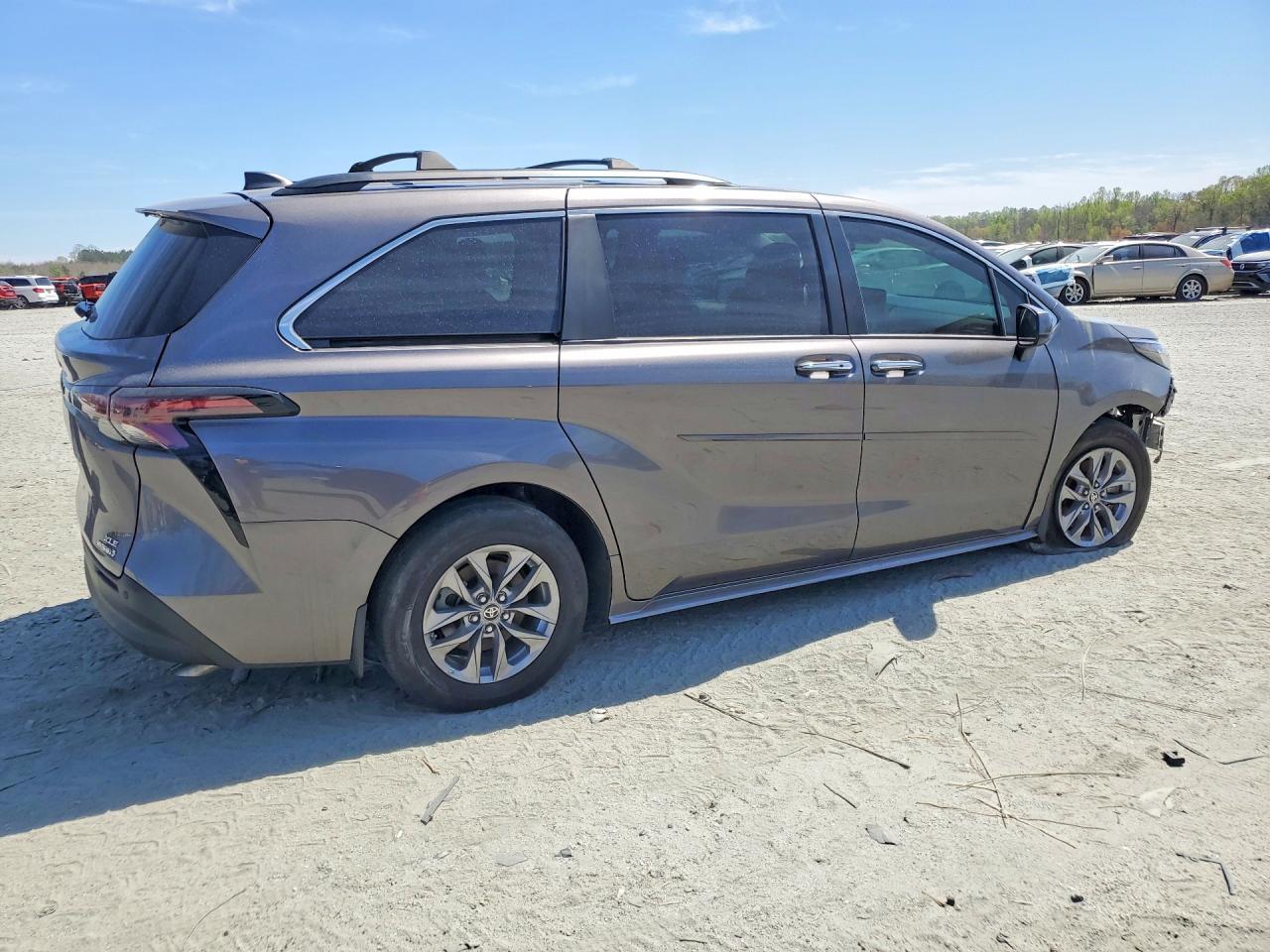 2024 Toyota Sienna Xle 7-Passenger - Фото 3