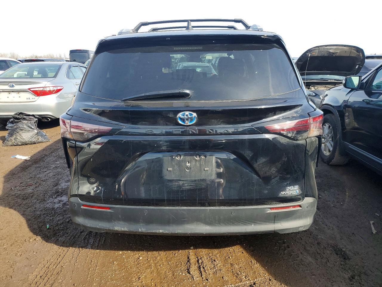 2023 Toyota Sienna Xle 8-Passenger - Image 6