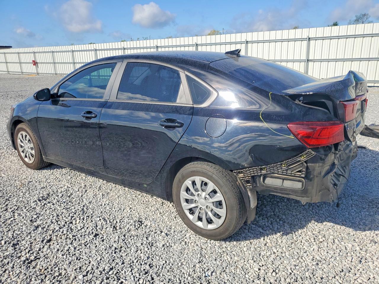 2023 Kia Forte Lx - Фото 2