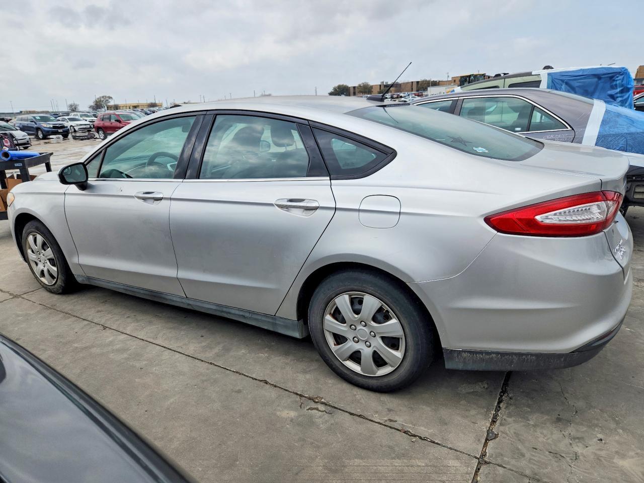 2013 Ford Fusion - Фото 2