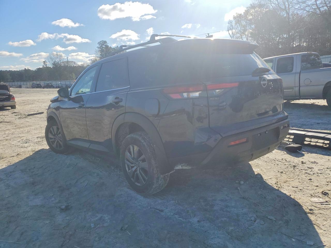 2025 Nissan Pathfinder Sv - Image 2