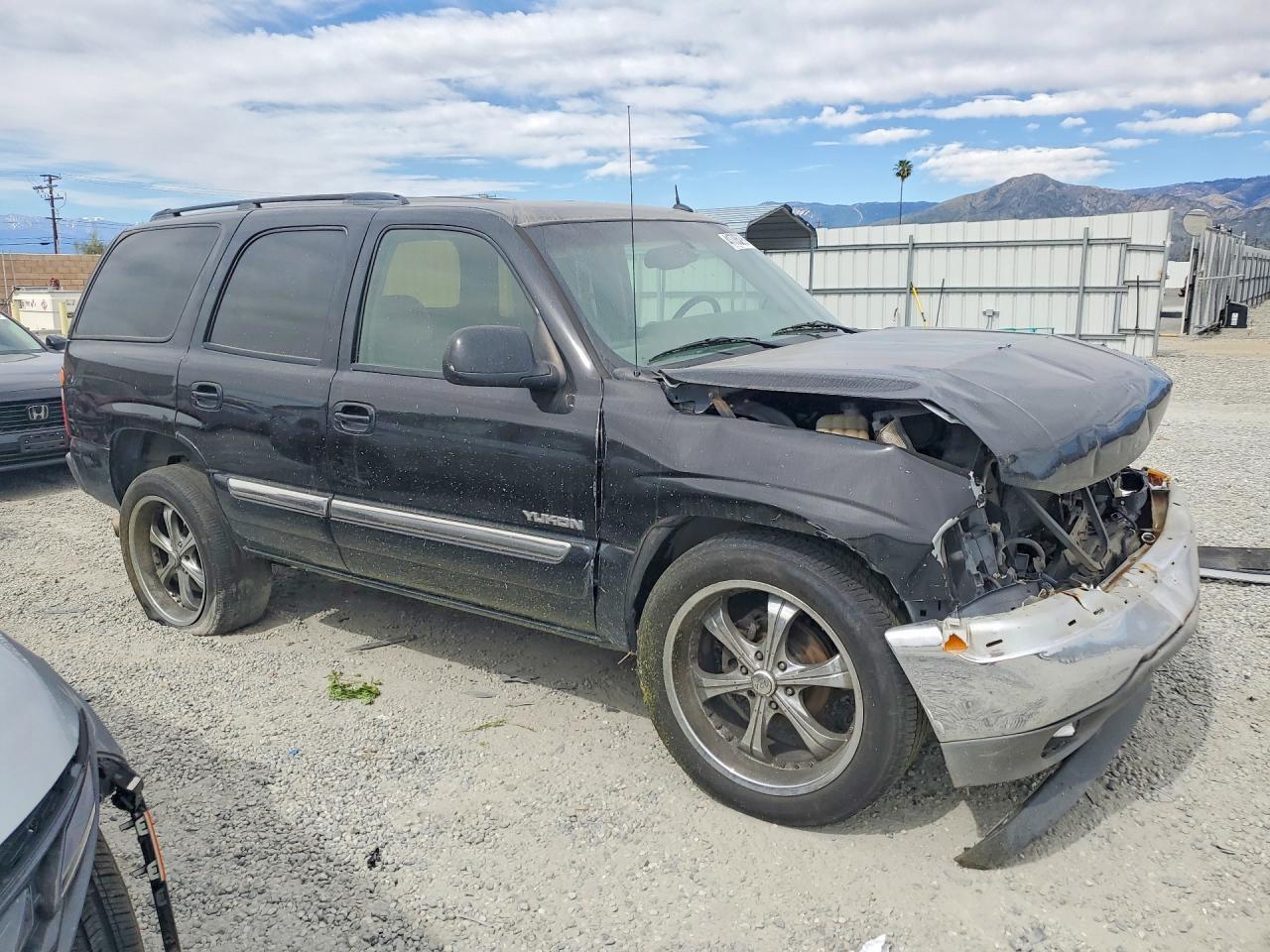 2005 GMC Yukon - Image 4