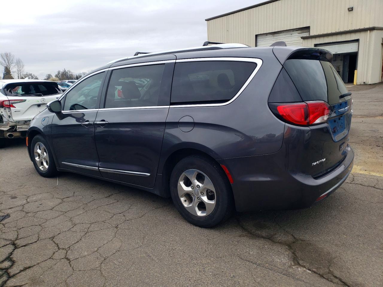 2018 Chrysler Pacifica Hybrid Limited - Фото 2