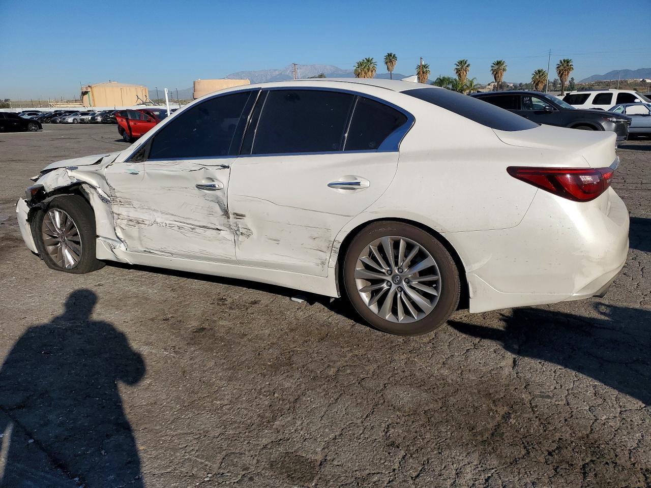 2018 Infiniti Q50 3.0T Luxe - Фото 2