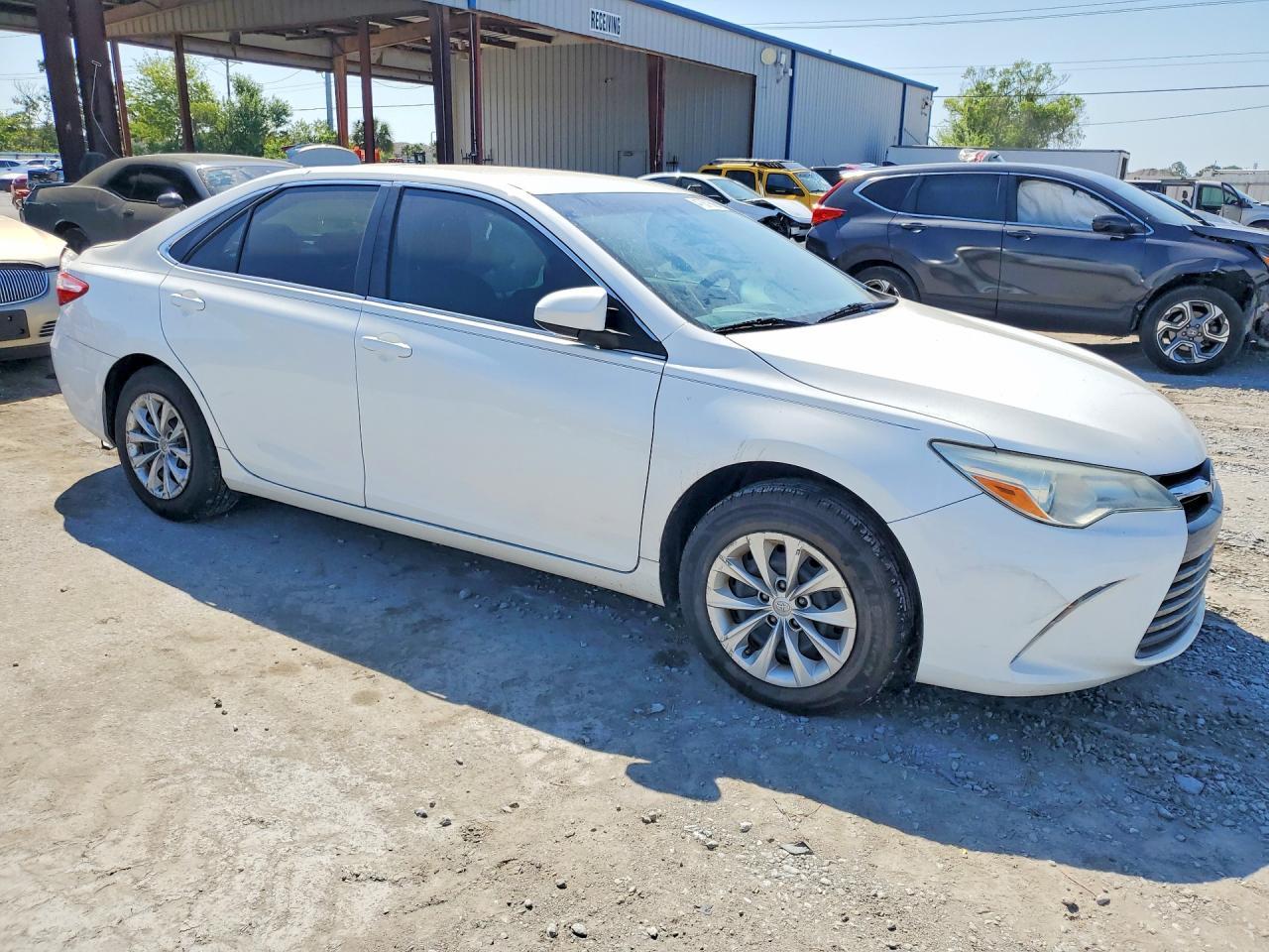 2015 Toyota Camry Le - Image 4