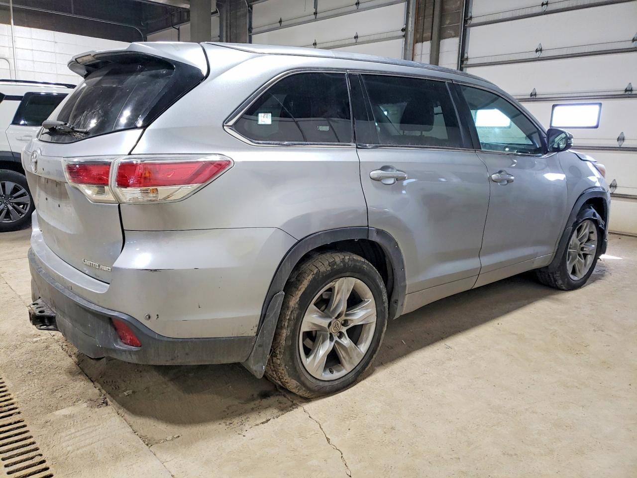 2015 Toyota Highlander Limited Platinum - Фото 3