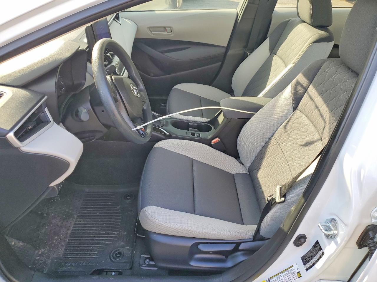 2025 Toyota Corolla Le - Фото 7
