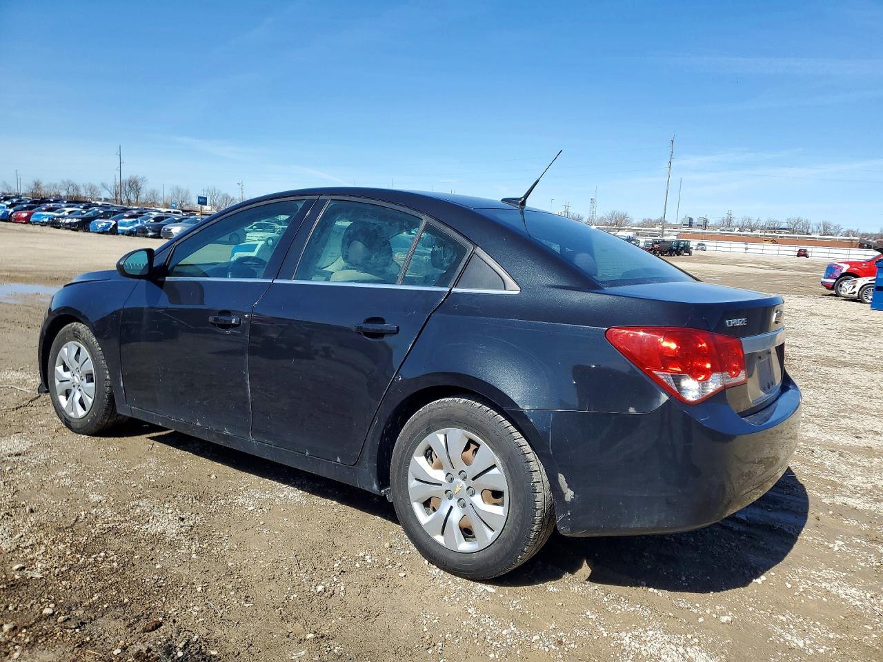 2012 Chevrolet Cruze Ls - Фото 2