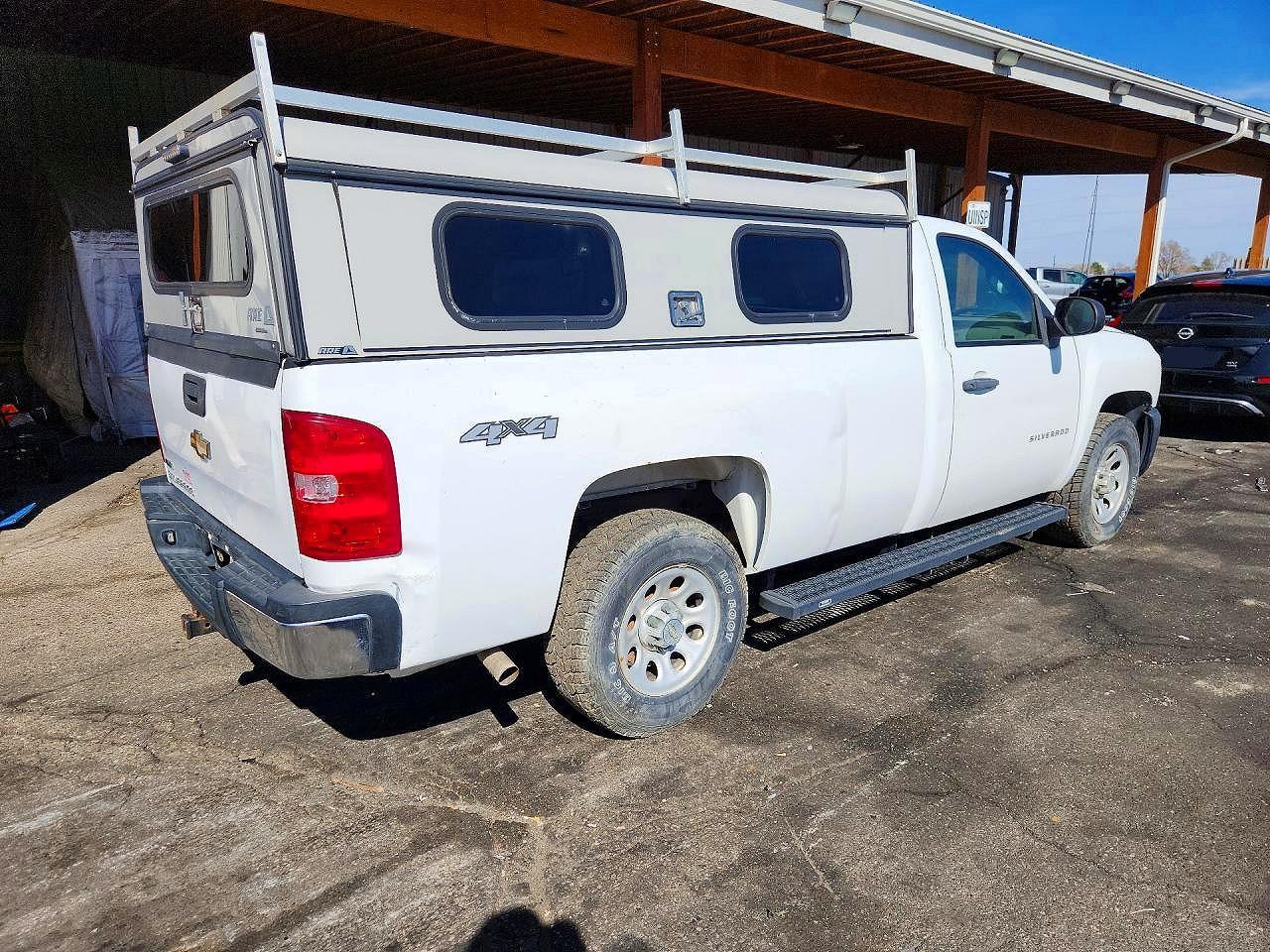 2011 Chevrolet Silverado K1500 - Image 3
