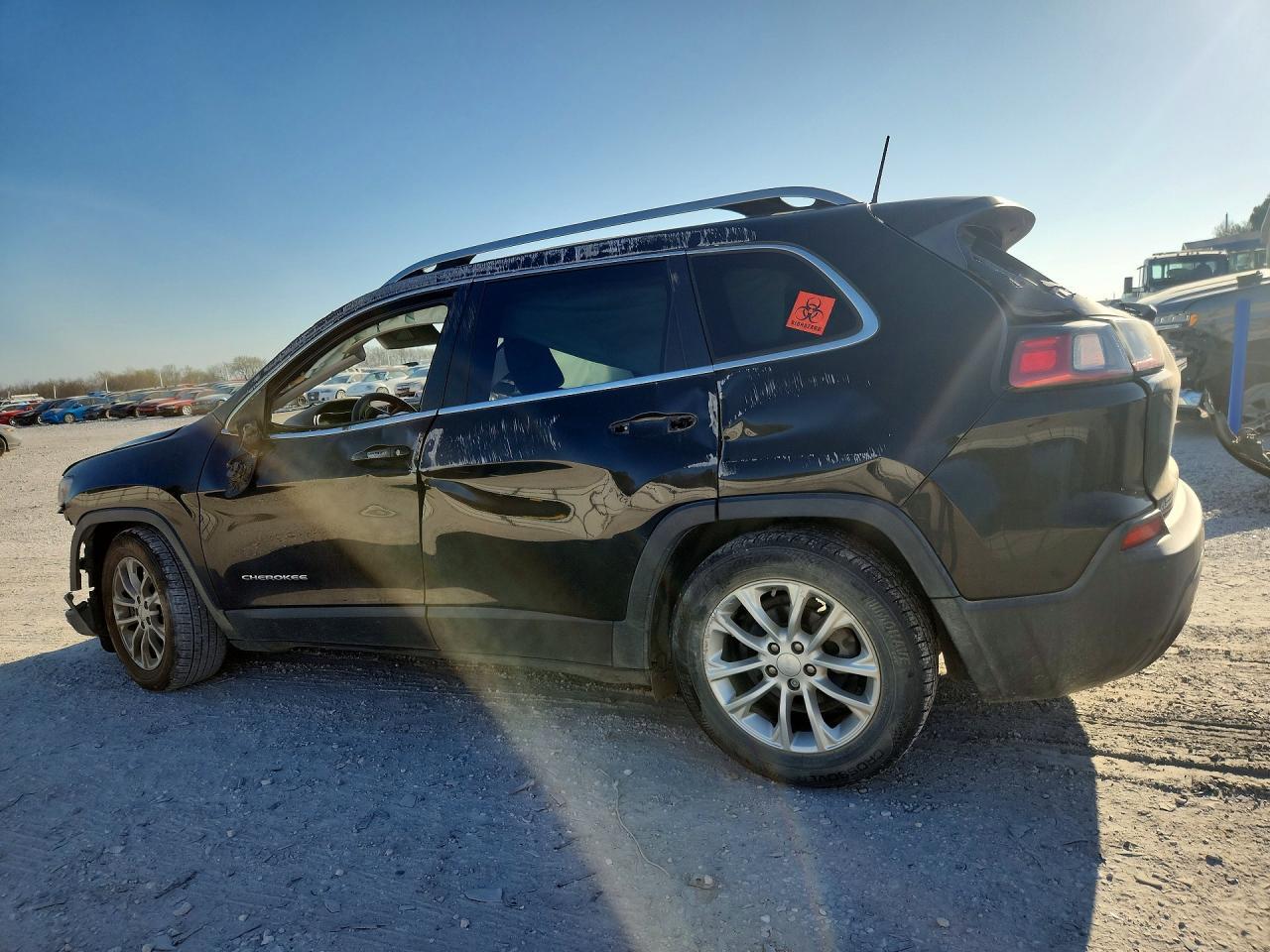 2019 Jeep Cherokee Latitude - Image 2