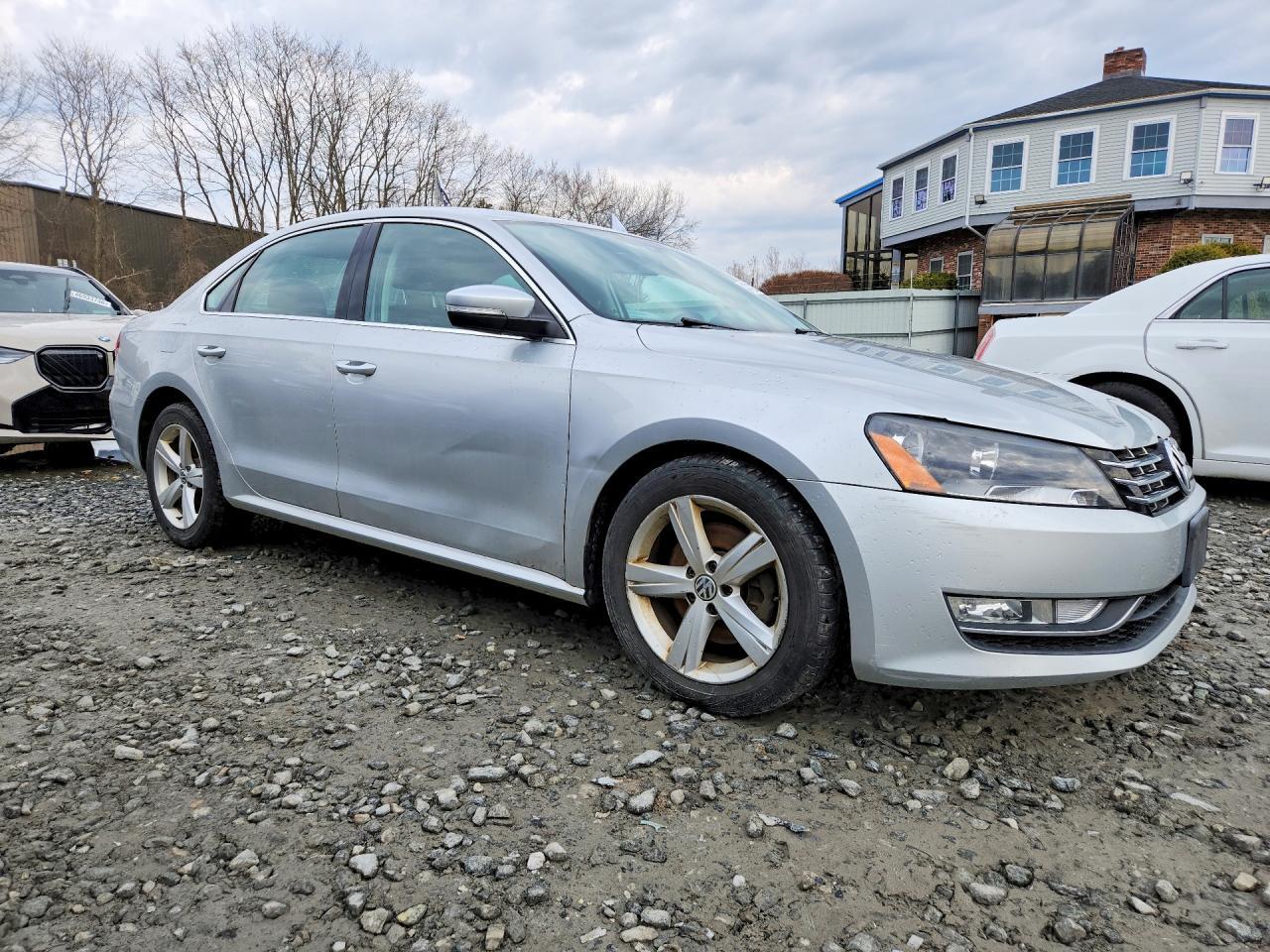2015 Volkswagen Passat S - Image 4