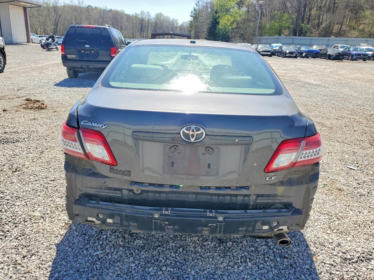 2011 Toyota Camry Le - Фото 6