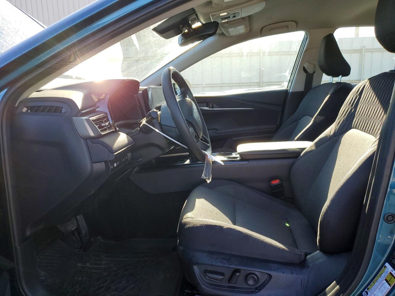 2025 Toyota Camry Le - Фото 7
