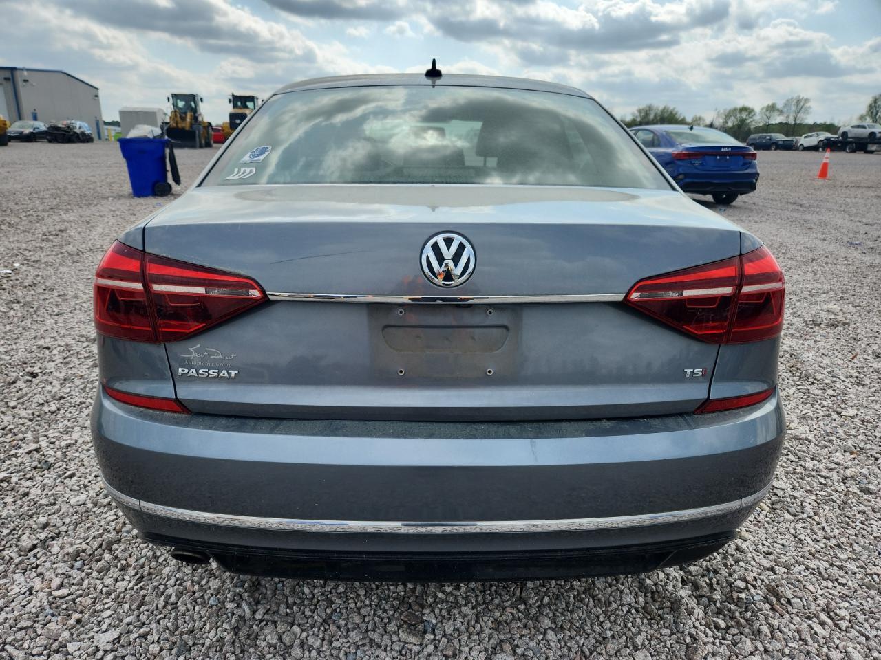 2017 Volkswagen Passat R-Line - Image 6