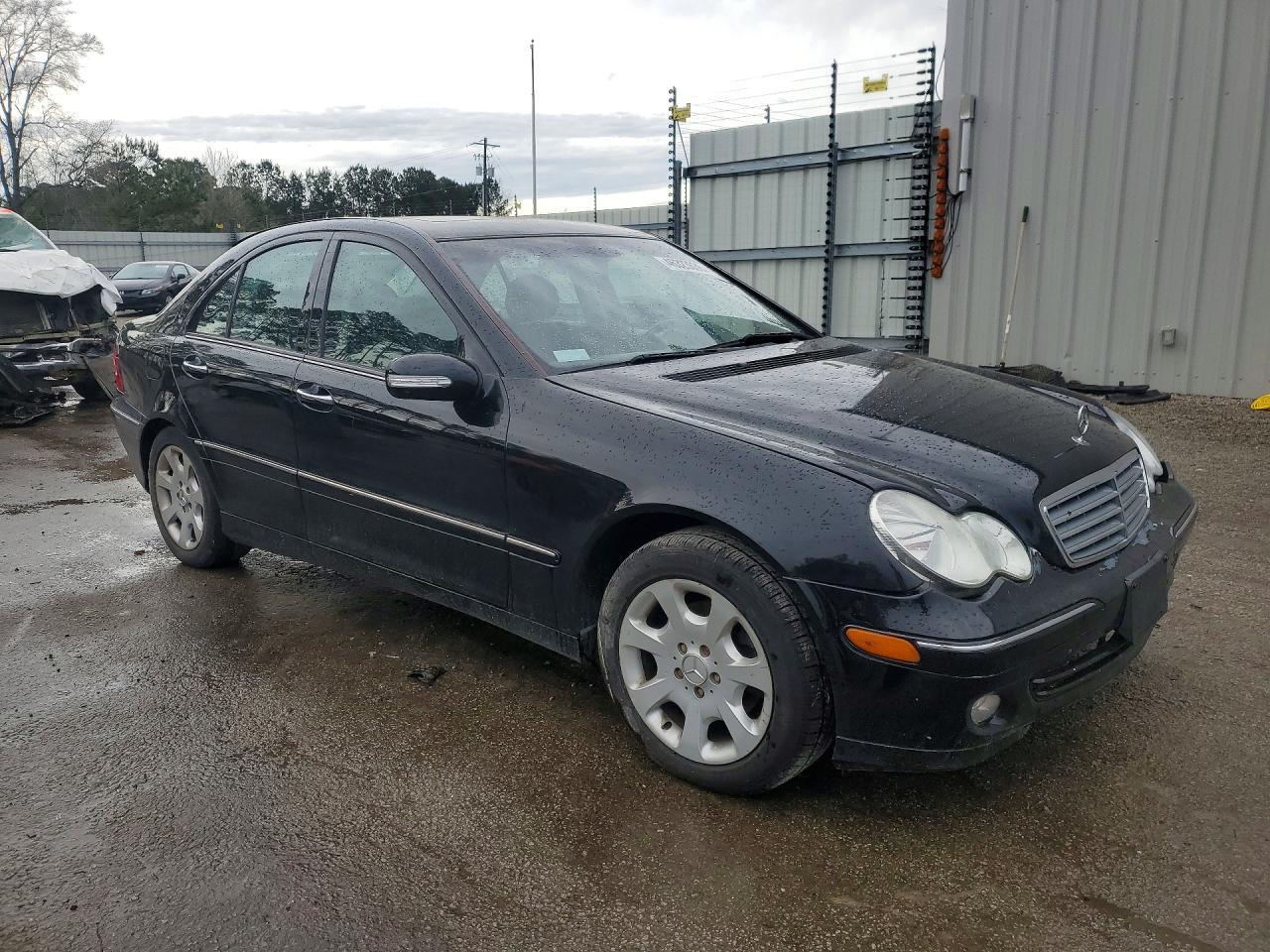 2005 Mercedes-Benz C 240 4Matic - Image 4