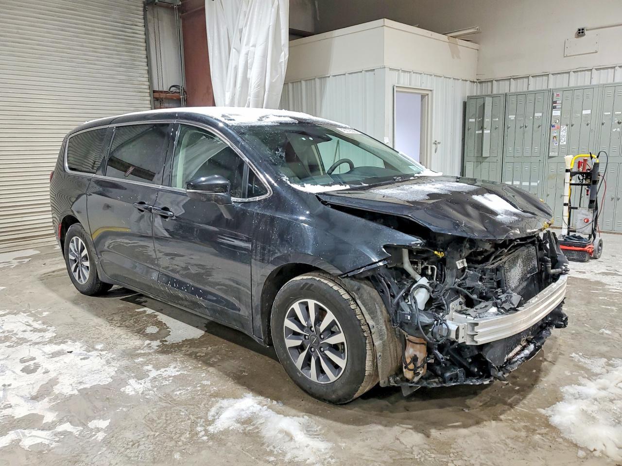 2023 Chrysler Pacifica Hybrid Touring L - Фото 4