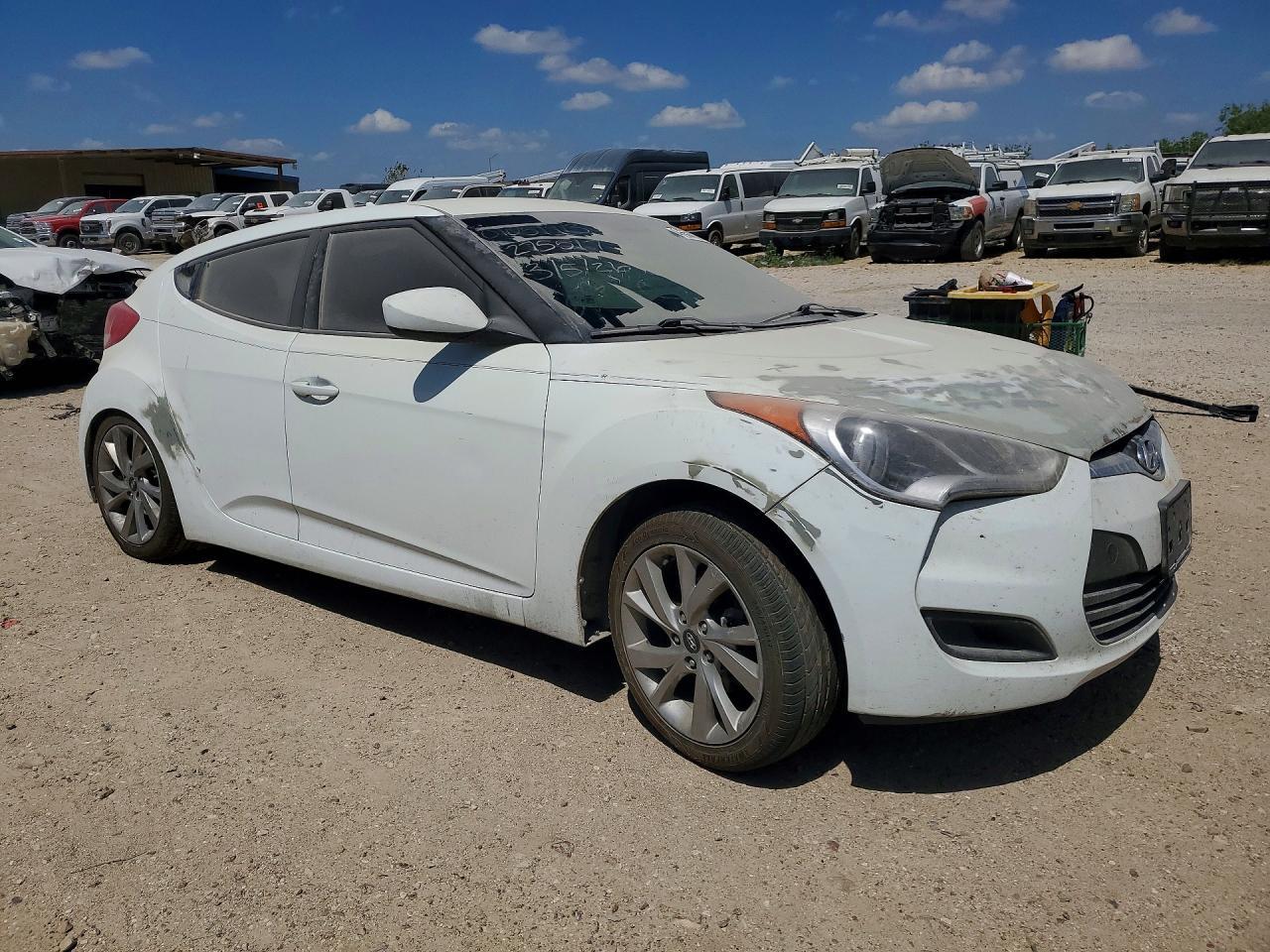 2016 Hyundai Veloster Base - Фото 4