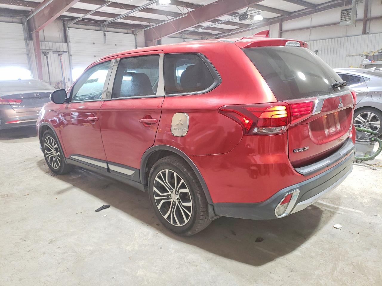 2017 Mitsubishi Outlander Se - Image 2