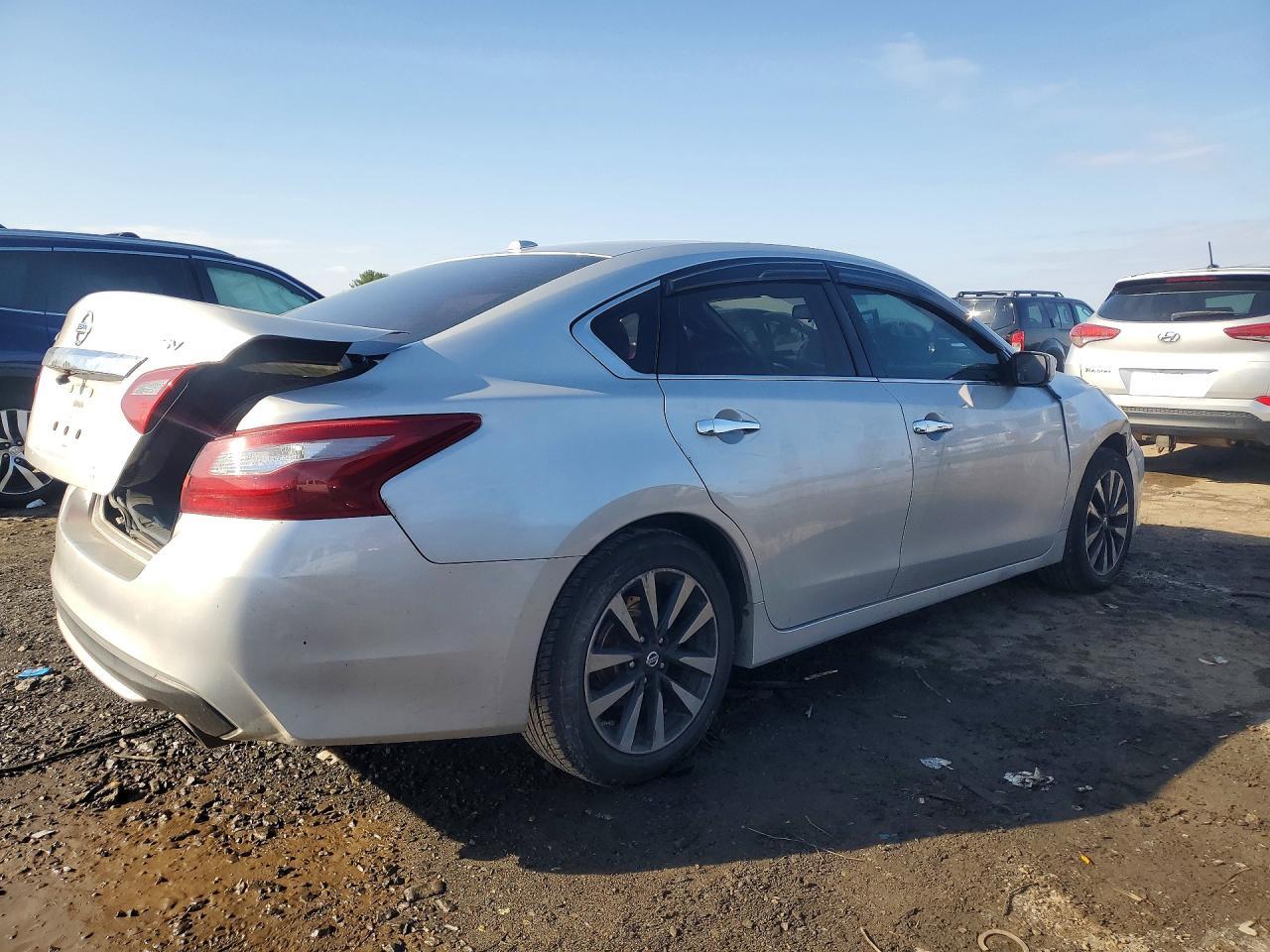 2018 Nissan Altima 2.5 Sv - Image 3