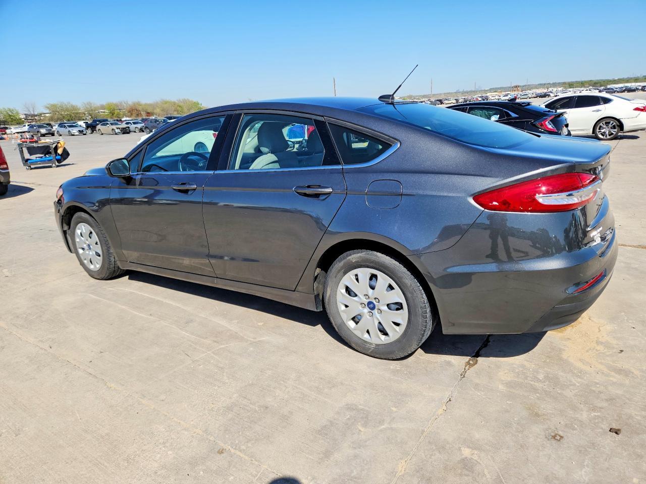 2019 Ford Fusion S - Image 2